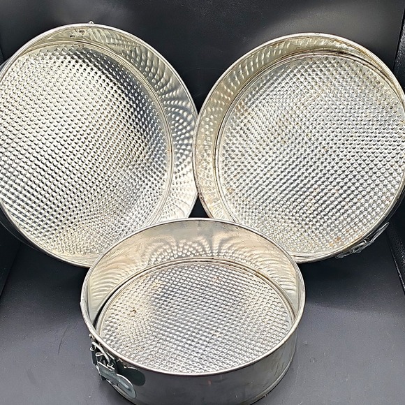 Other - Round Metal Springform Cake Pans Set of 3, 10 in Silver Removable Bottom